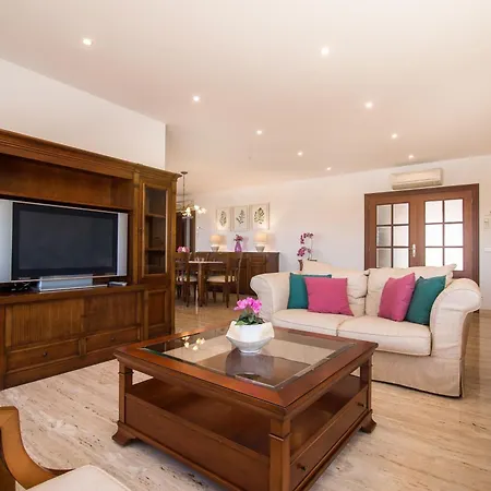 Happy Family By Abahana Villa *