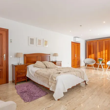 Happy Family By Abahana