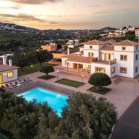 Happy Family By Abahana Villa