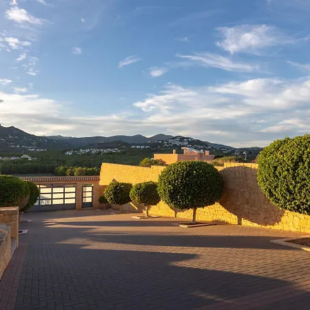 Villa Happy Family By Abahana Calpe