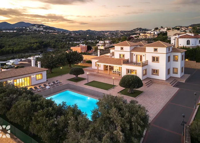 Happy Family By Abahana Villa