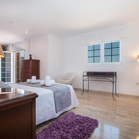 Happy Family By Abahana * Calpe