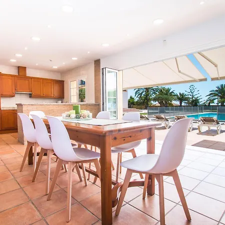 Happy Family By Abahana Villa *